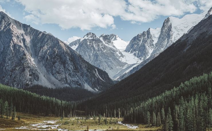 风帆正劲，我们以梦为舟，驶向星辰大海